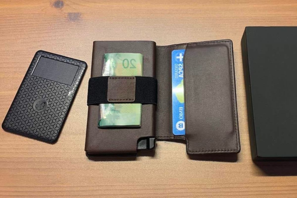 Ekster Parliament Wallet: Slim Storage and Quick Card Access