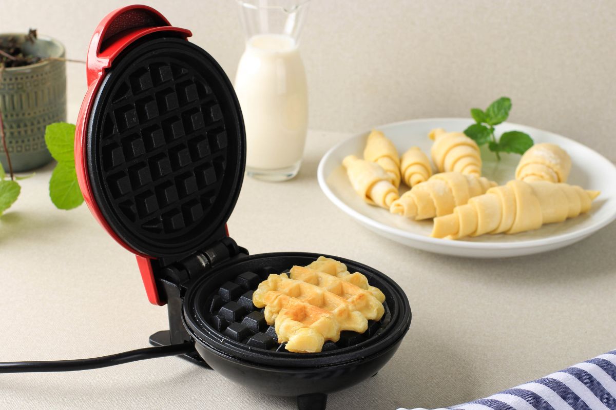 Dash Mini Waffle Maker