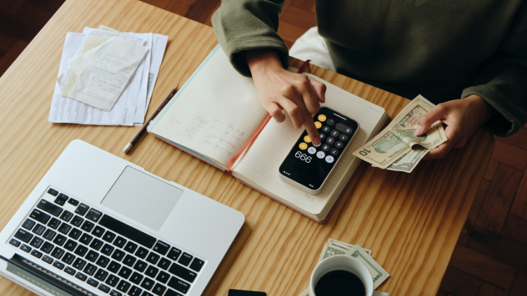 Monarch Money: The Ultimate Expenses Tracking Tool for Financial Control in 2025