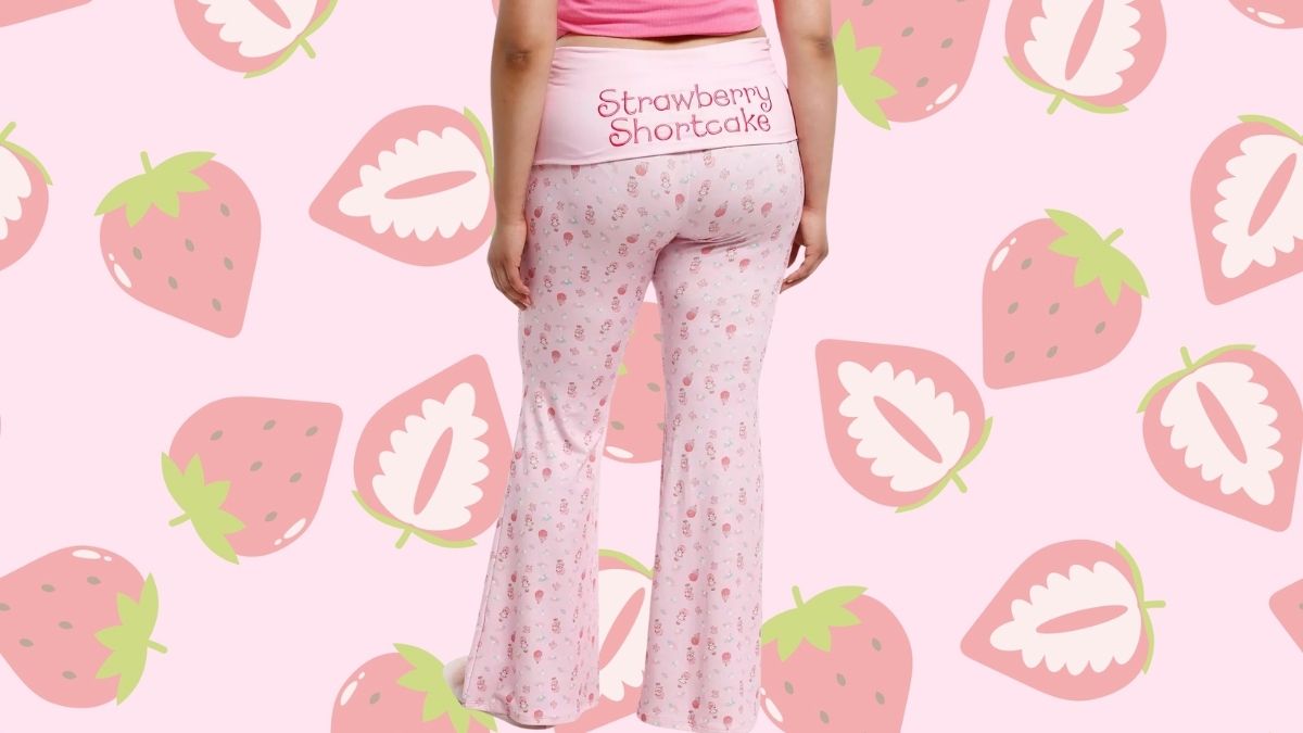 Strawberry Shortcake Plus Size Flare Leggings: A Nostalgic Twist on Everyday Comfort