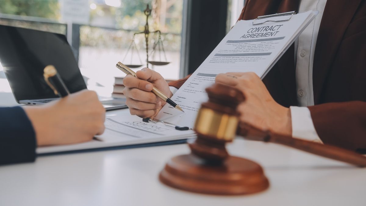 Navigating Legal Services in the U.S.: Why Platforms Like LegalZoom Are Changing the Game