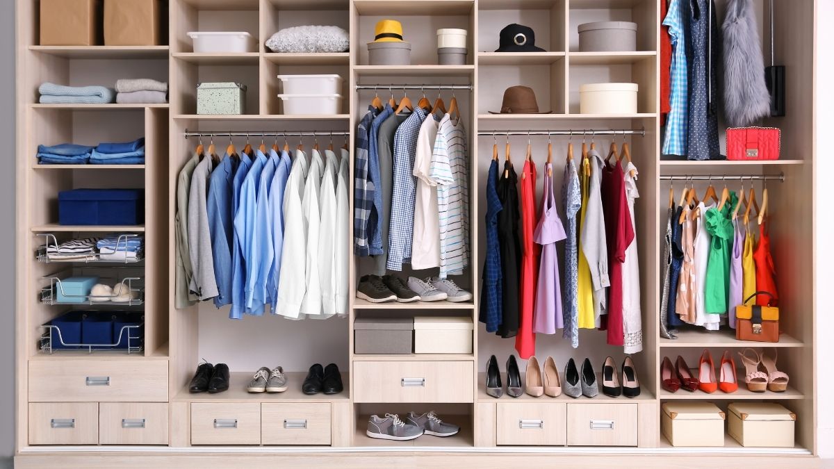 How to Build a Versatile Capsule Wardrobe with Express Essentials
