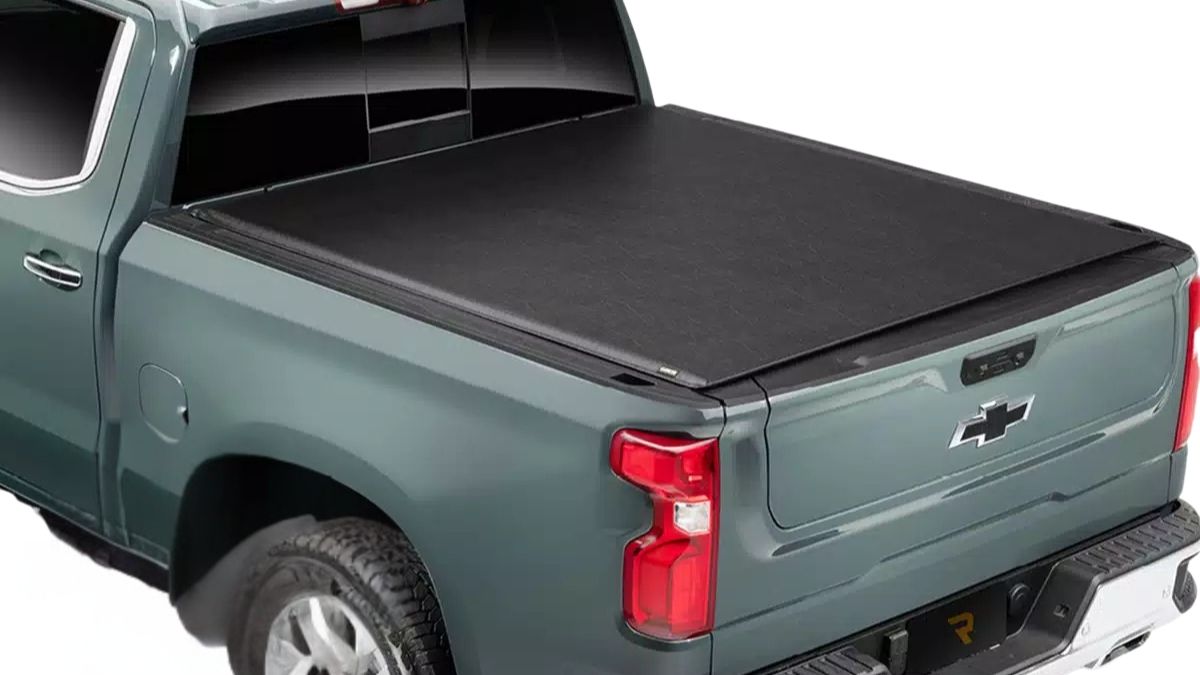 Gator SRX Roll-Up Tonneau Cover: Sleek Design Meets Everyday Functionality