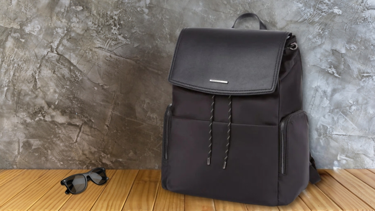 Why the Samsonite Red GOEUN Backpack Is the Perfect Choice for Urban Commuters