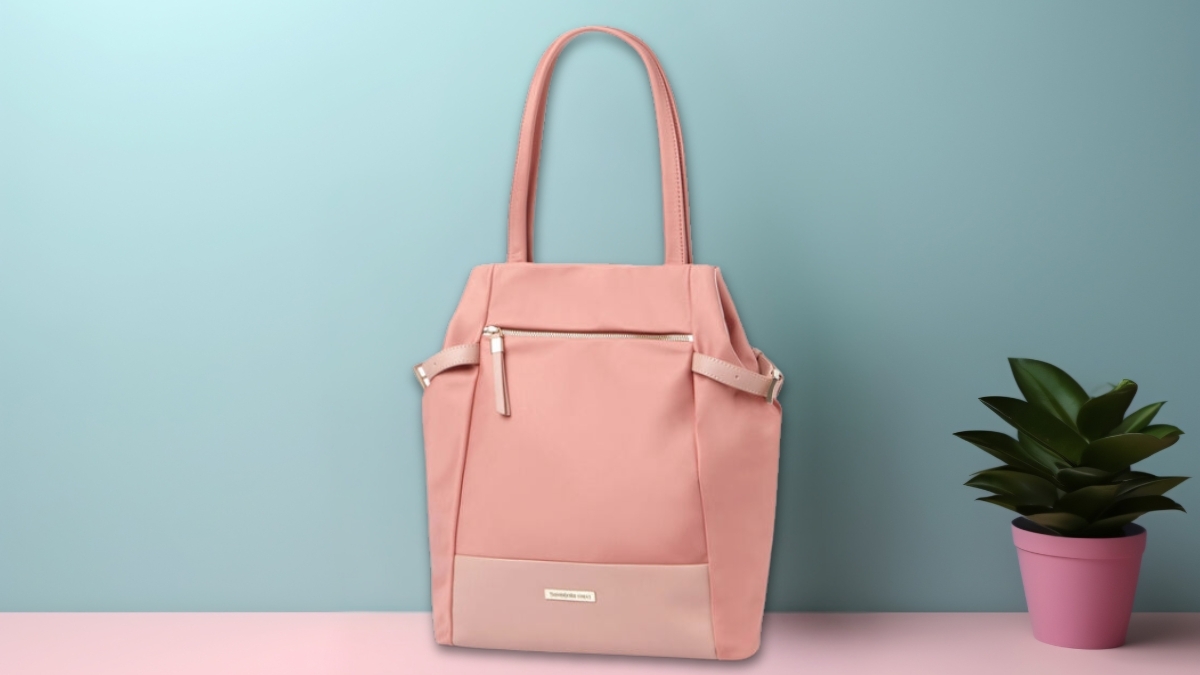 How the Samsonite Red AREE Shoulder Bag Makes City Life Easier