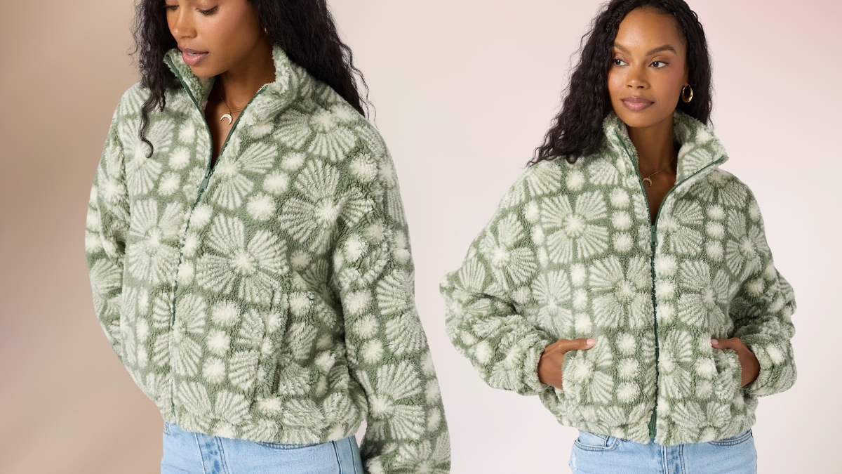 Model wearing the O'Neill Cordin Printed Jacket in the Sea Spray color, showing the soft high-pile fleece and green-and-white geometric print pattern.