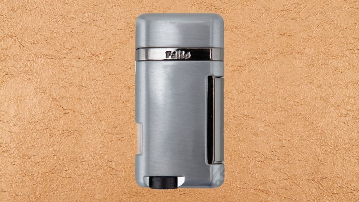 Palio Lazio Angled Single Jet Lighter – Silver: A Practical Cigar Lighting Companion