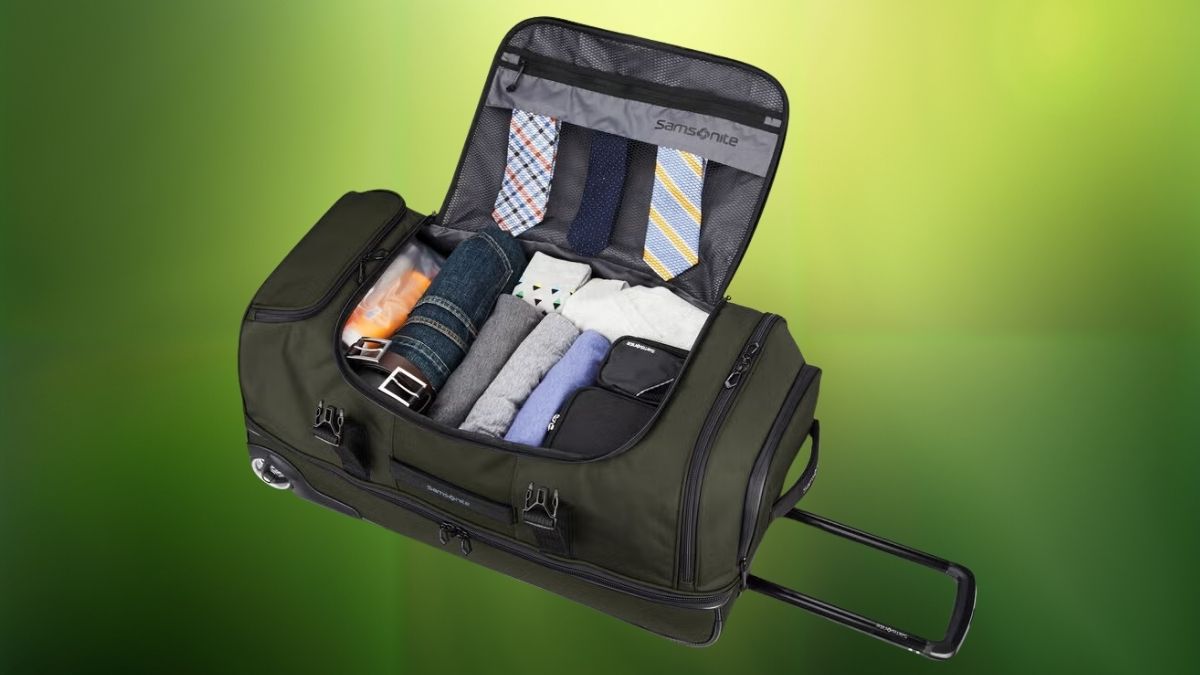 How Does the Samsonite Detour 34in Wheeled Duffel Help You Pack Smarter for Long Trips?
