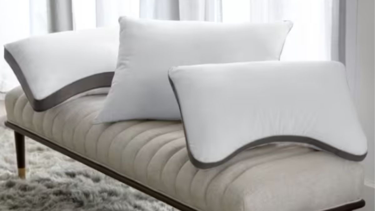 How Does the Sleep Number PlushComfort™ Pillow Balance Cloud-Soft Comfort and Real Neck Support?
