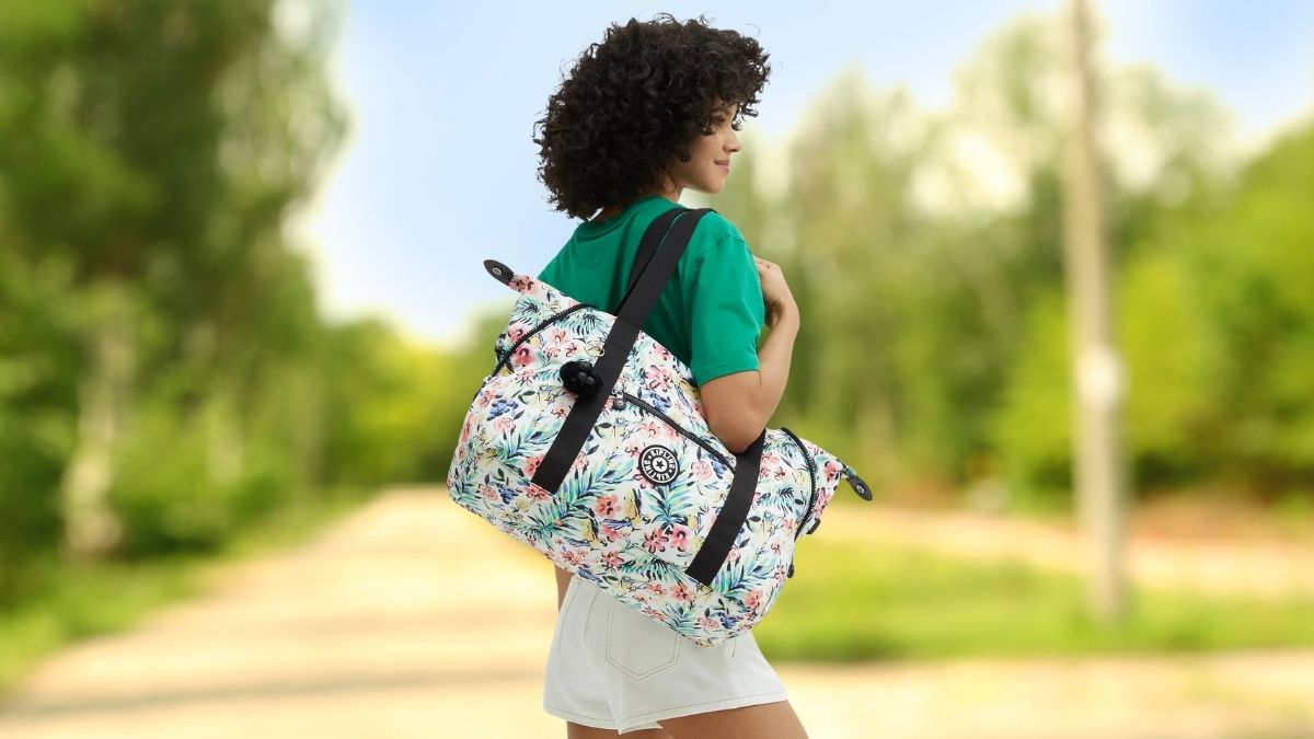 Why the Kipling Art Medium Printed Tote Bag Works as Your Go-To Carry-All in 2025