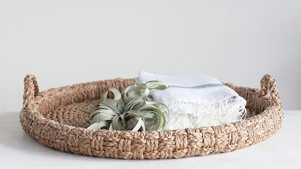 Creative Co-Op Round Braided Bankuan Tray: A Stylish and Functional Home Décor Accent